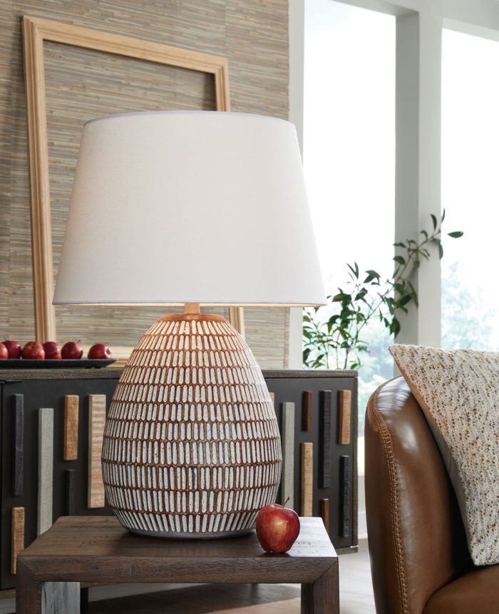 Darrich - Beige / White - Metal Table Lamp - Image 4
