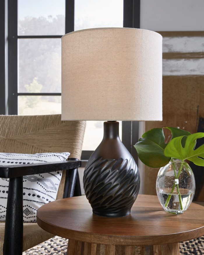 Garinton - Ceramic Table Lamp - Image 4