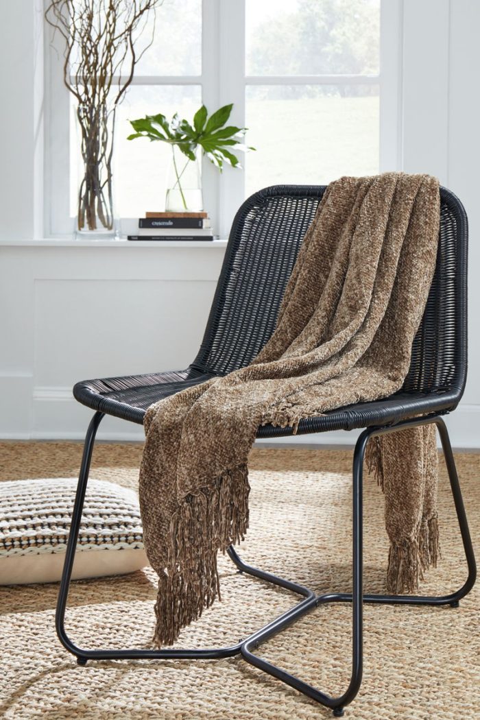 Tamish - Throw - Image 13