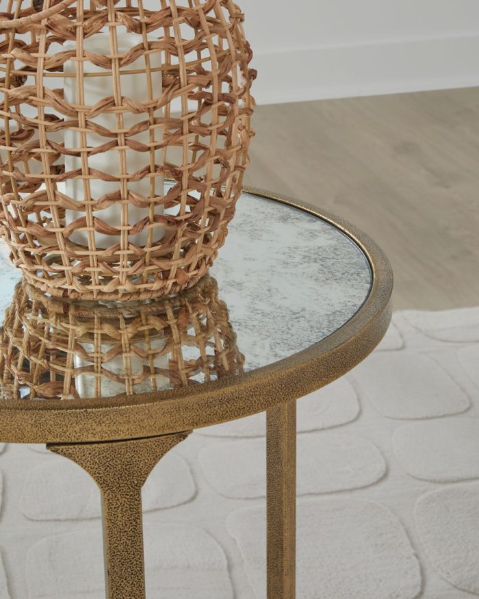 Korajane - Table - Image 7
