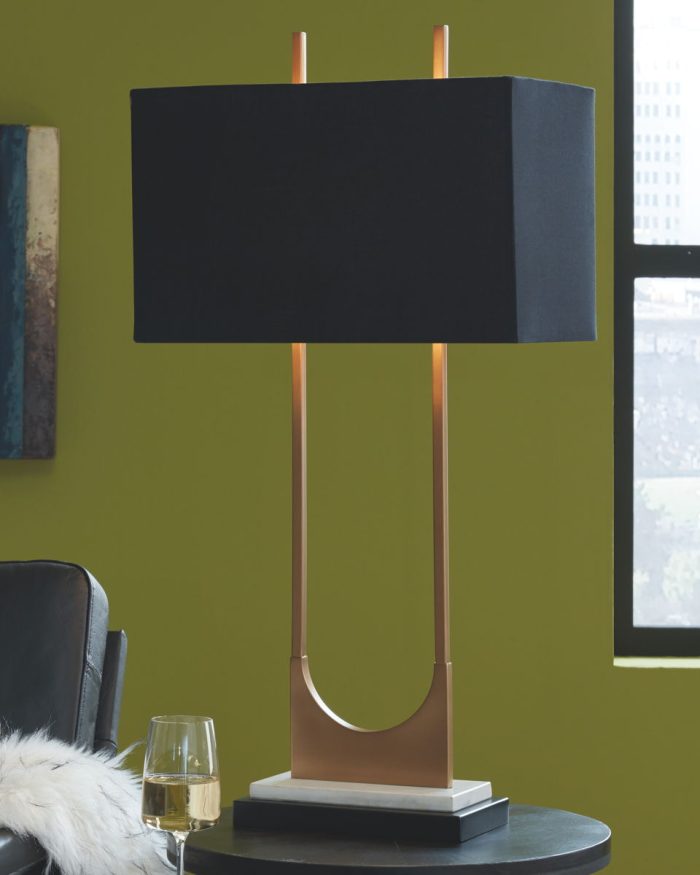 Malana - Brass Finish - Metal Table Lamp - Image 3