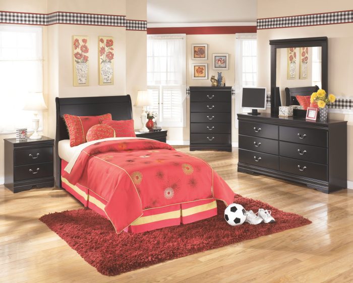 Huey Vineyard - Black - Five Drawer Chest - Image 3