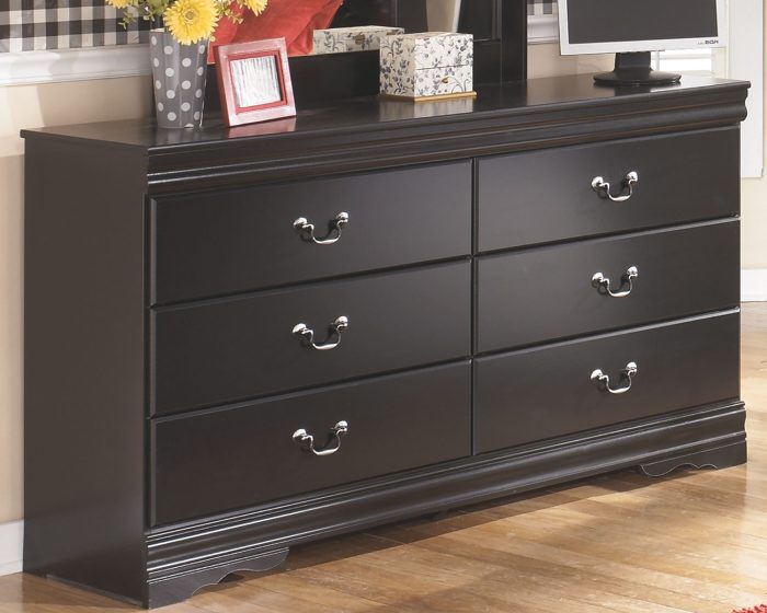 Huey Vineyard - Black - Six Drawer Dresser - Image 3