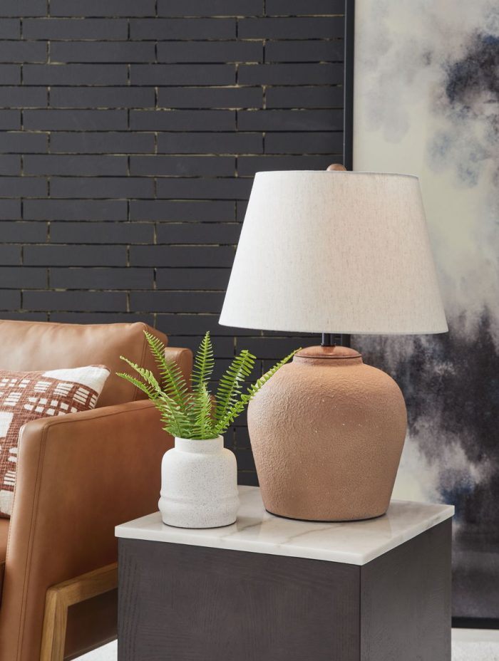 Scantor - Rust - Metal Table Lamp - Image 2