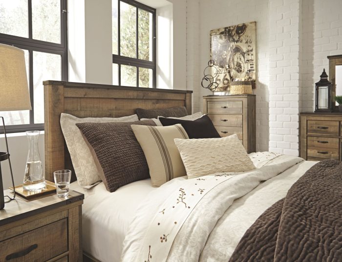 Trinell - Panel Bed - Image 5