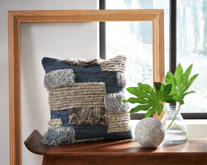 Gibbend - Pillow - Image 2