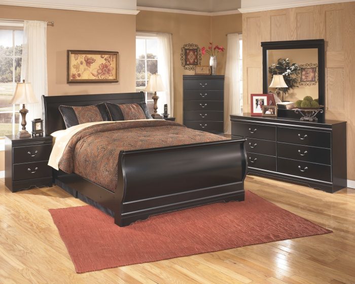 Huey Vineyard - Black - Dresser, Mirror - Image 3