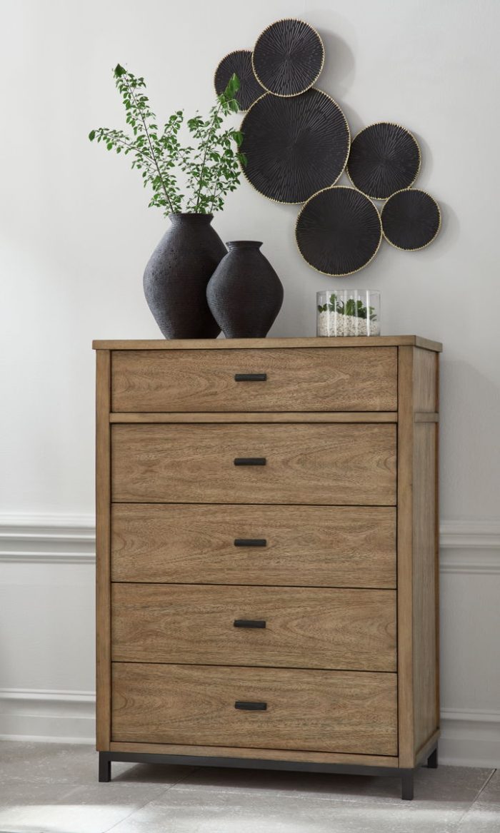 Tomtyn - Light Brown - Five Drawer Chest - Image 4