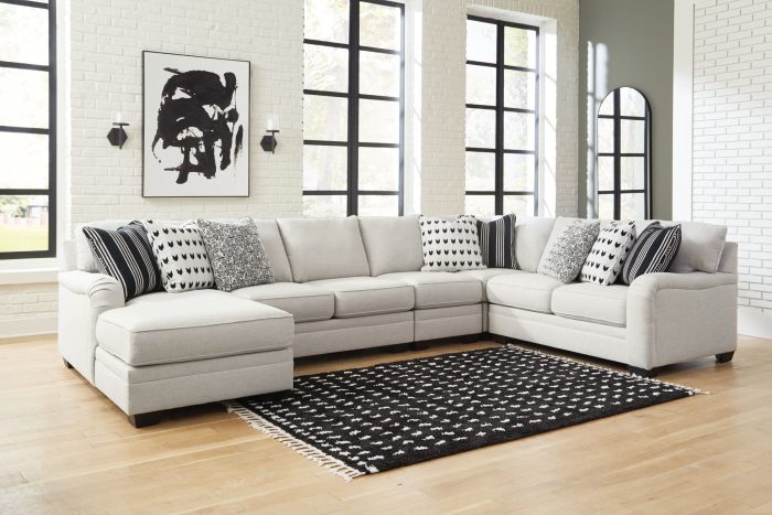Huntsworth - Sectional - Image 4