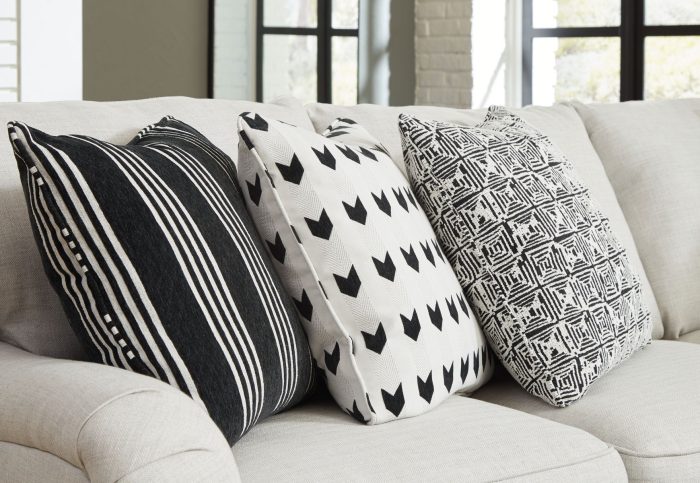 Huntsworth - Sectional - Image 8