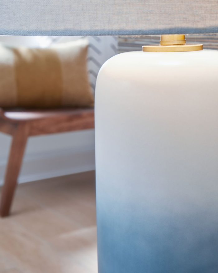 Lemrich - White - Ceramic Table Lamp - Image 3