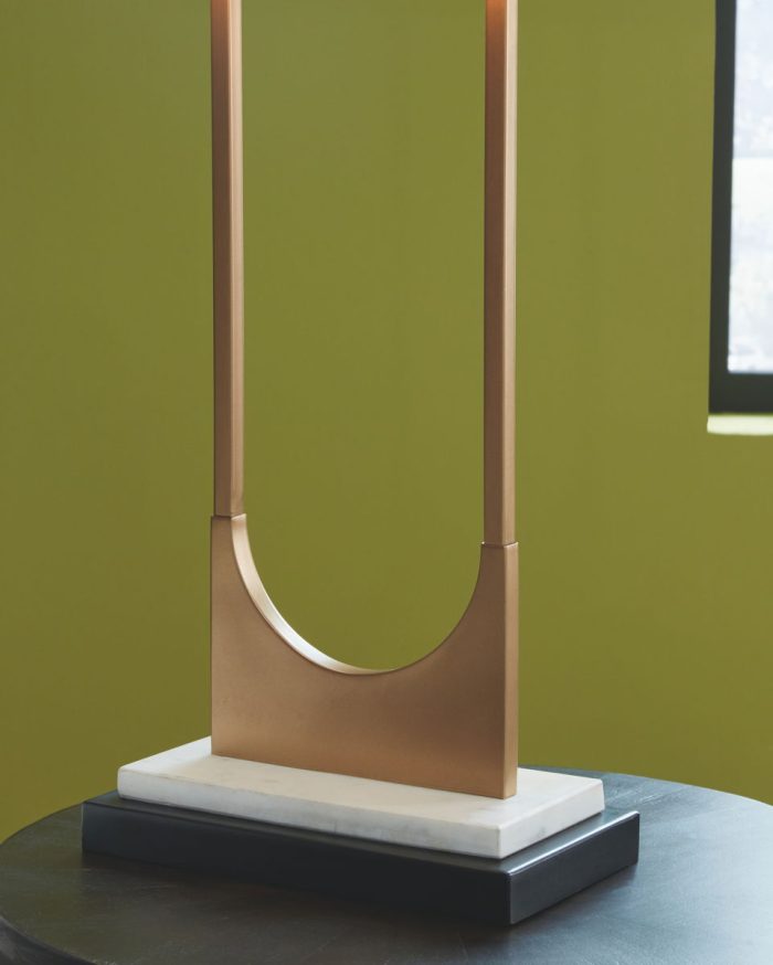 Malana - Brass Finish - Metal Table Lamp - Image 4