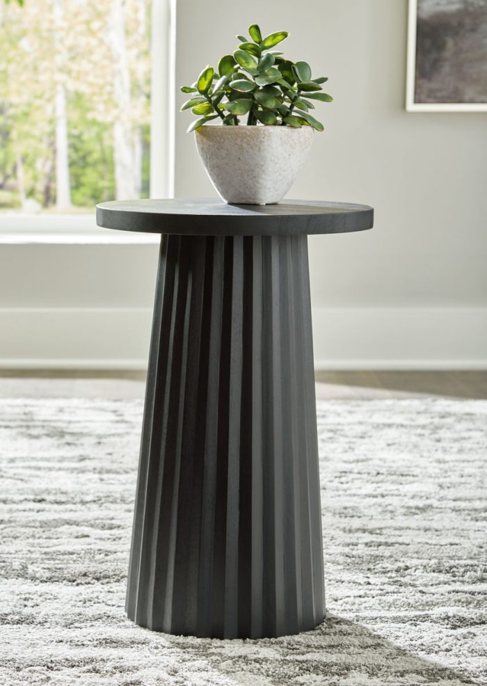 Ceilby - Accent Table - Image 6