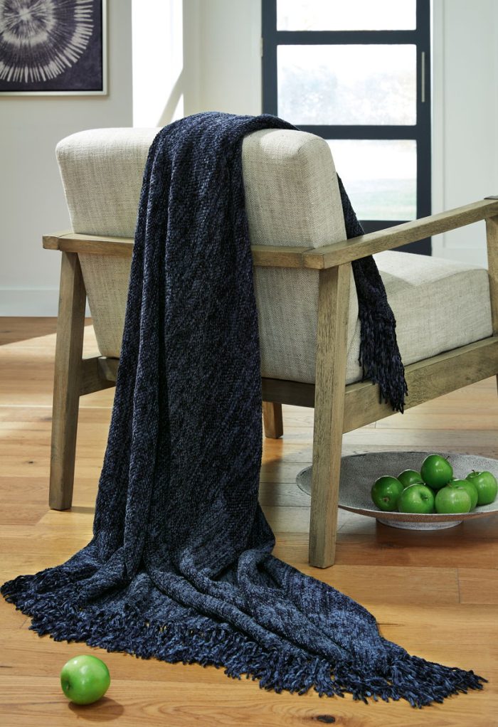 Tamish - Throw - Image 10
