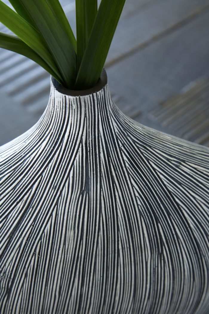 Donya - Vase - Image 2