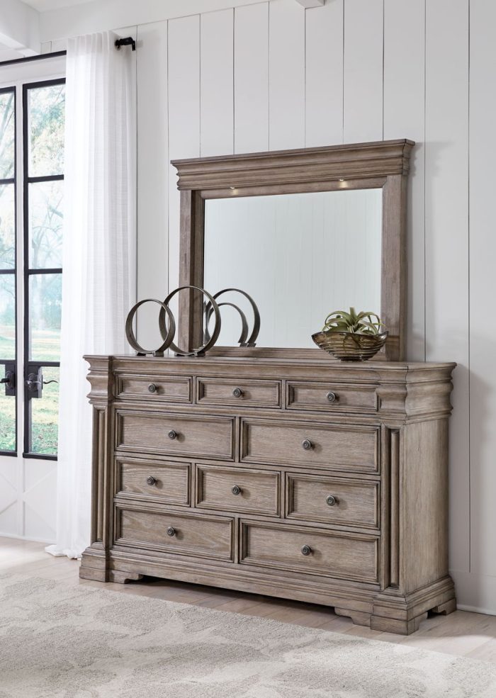 Blairhurst - Light Grayish Brown - Dresser And Mirror - Image 4