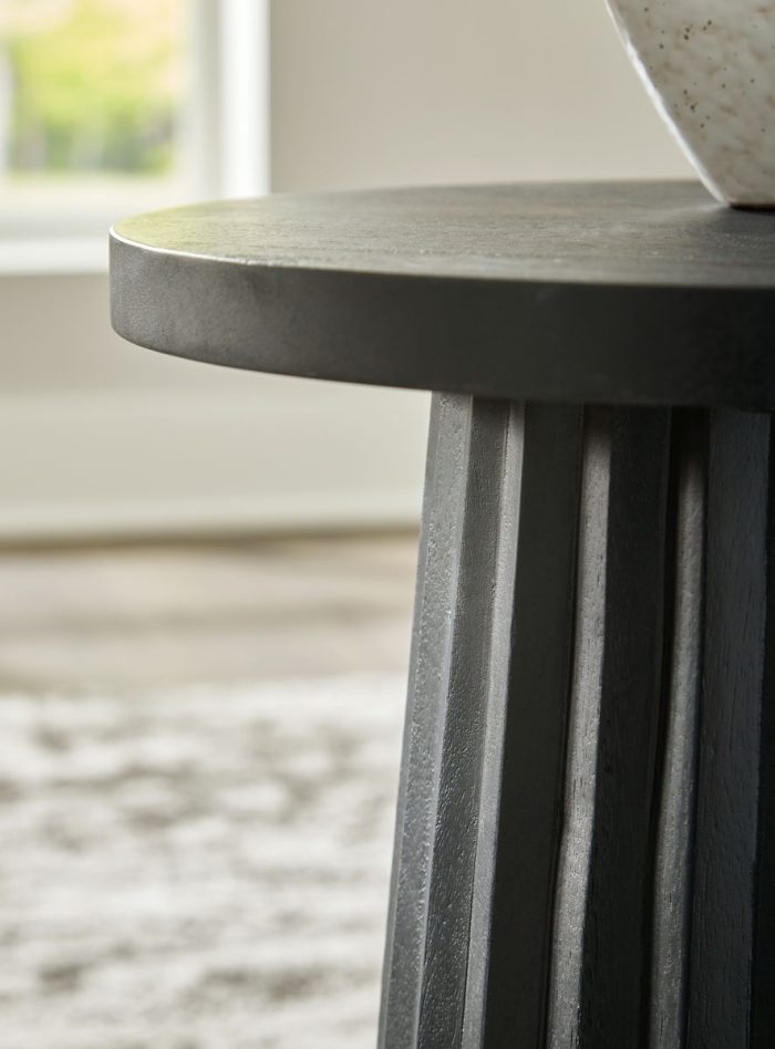 Ceilby - Accent Table - Image 2