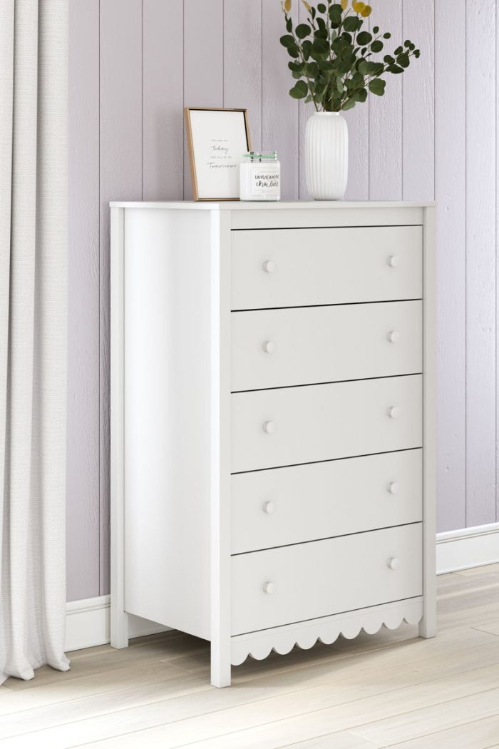 Hallityn - White - Five Drawer Chest - Image 4