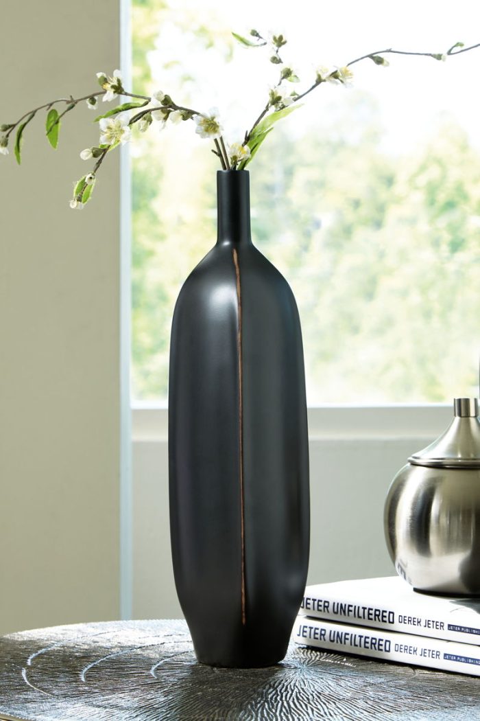 Rhaveney - Vase - Large - Image 4