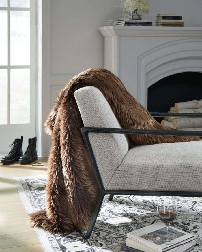 Bellethrone - Throw - Image 2