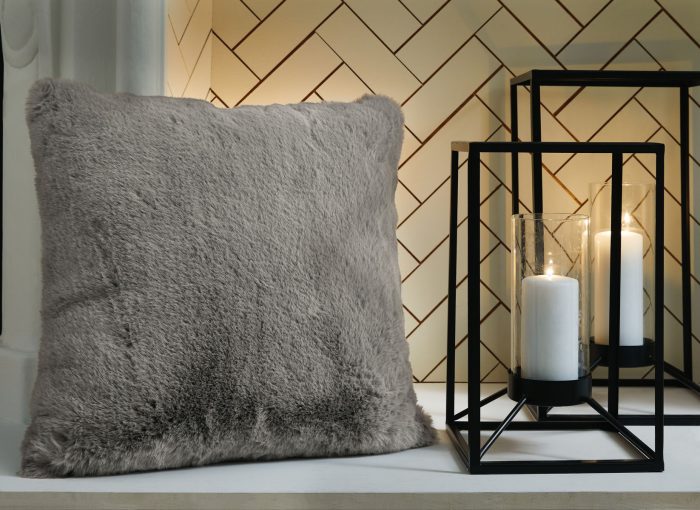 Gariland - Faux Fur Pillow - Image 3