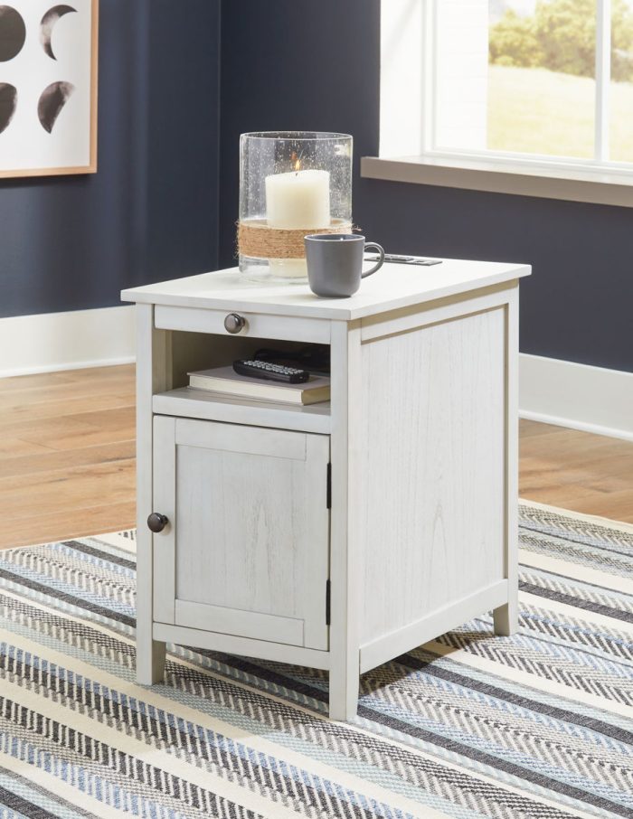 Treytown - Chair Side End Table - Image 7