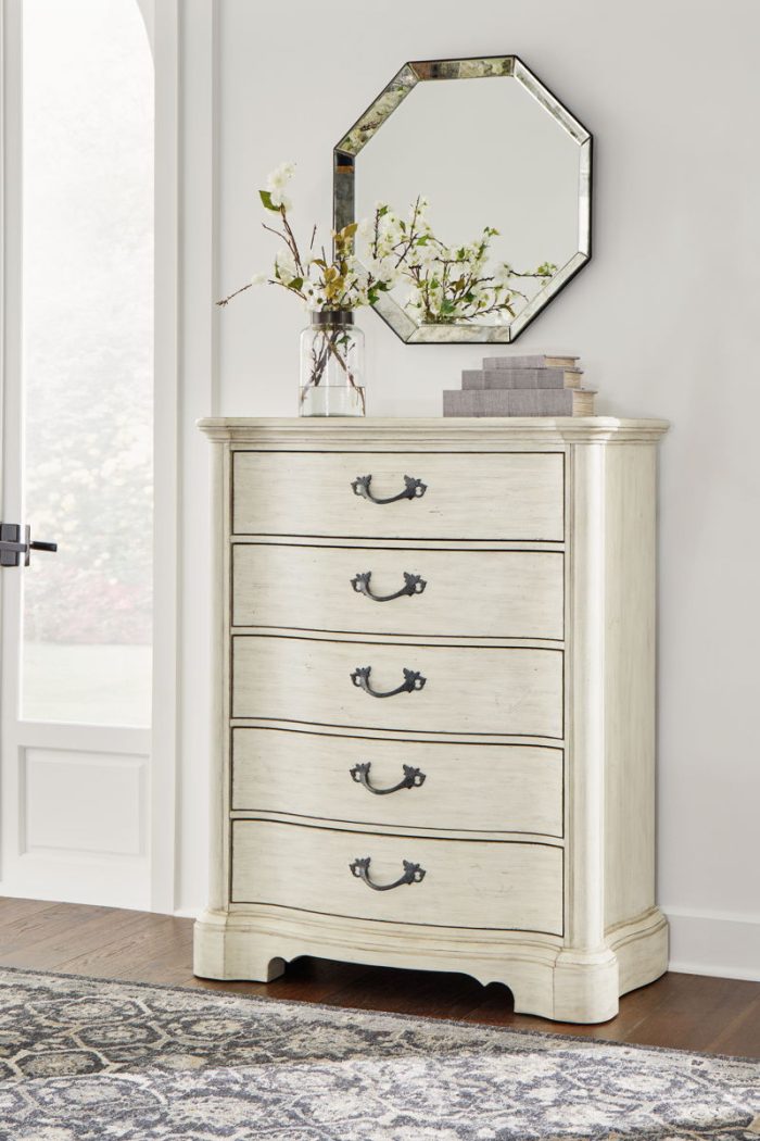 Arlendyne - Antique White - Five Drawer Chest - Image 4