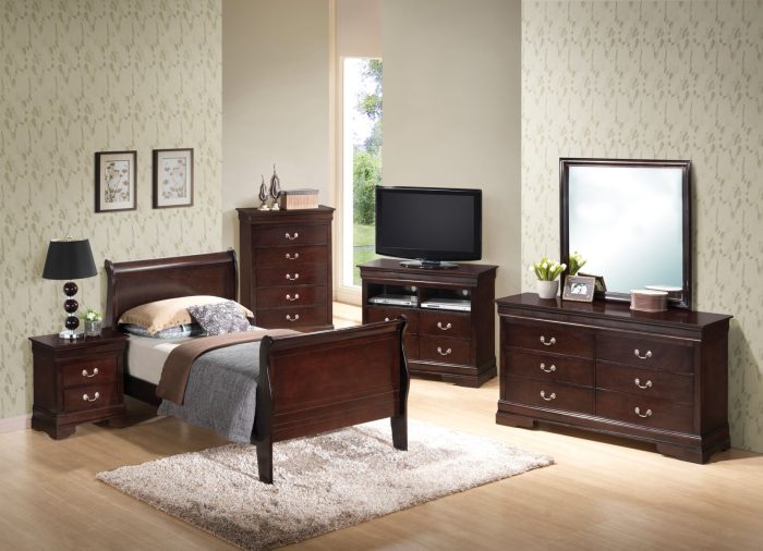 Panel Sleigh Bed - Image 31