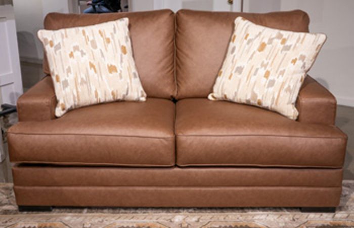 VillaCourt - Caramel - Loveseat